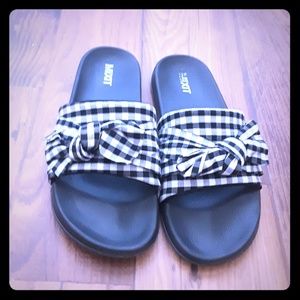 Slides black and white